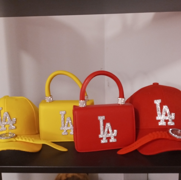 Matching Accessories Set - Picture 3 of 3